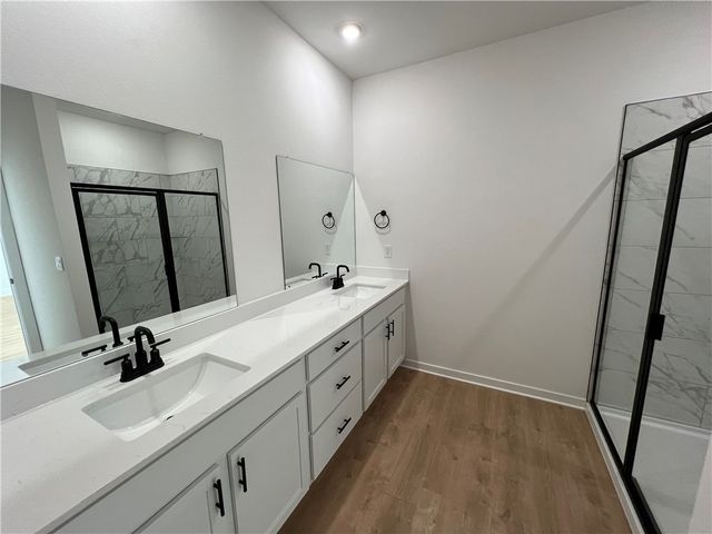 7004 E Sugarloaf Street, Siloam Springs, AR 72761