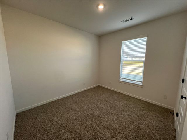 7004 E Sugarloaf Street, Siloam Springs, AR 72761