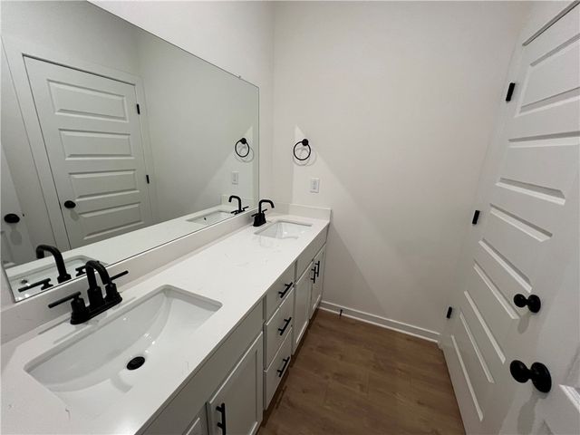 7004 E Sugarloaf Street, Siloam Springs, AR 72761