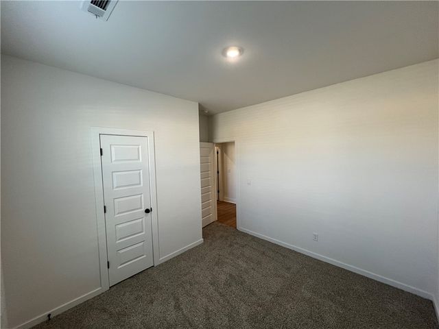 7004 E Sugarloaf Street, Siloam Springs, AR 72761