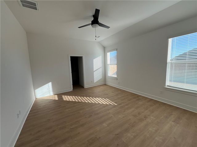 7004 E Sugarloaf Street, Siloam Springs, AR 72761