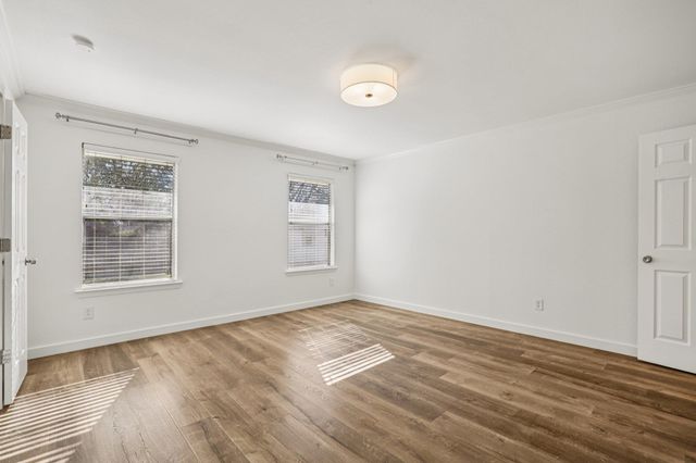 2713 Crownspoint DR, Austin, TX 78748