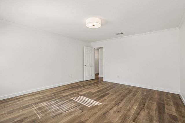 2713 Crownspoint DR, Austin, TX 78748