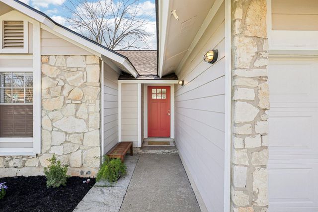 2713 Crownspoint DR, Austin, TX 78748