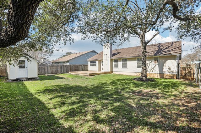 2713 Crownspoint DR, Austin, TX 78748