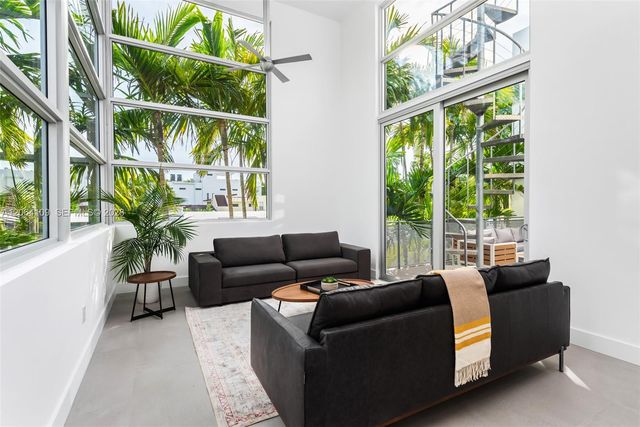 1785 Fairhaven Place, Miami, FL 33133
