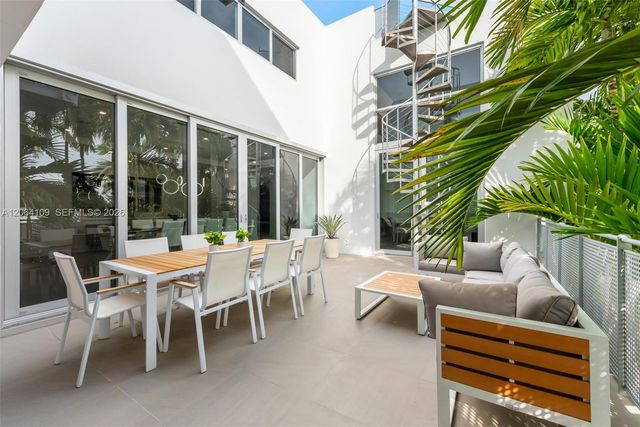 1785 Fairhaven Place, Miami, FL 33133