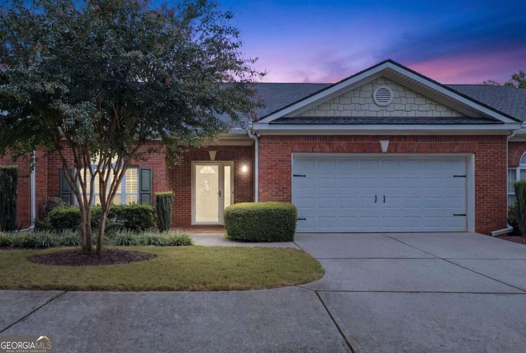 129 Holiday Road E 64, Buford, GA 30518 — photo 2
