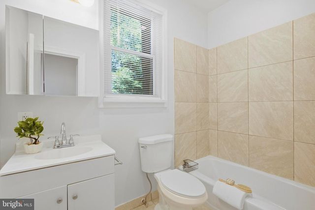 820 NORTH CAROLINA AVE SE, Washington, DC 20003
