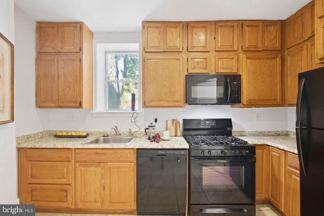 820 NORTH CAROLINA AVE SE, Washington, DC 20003