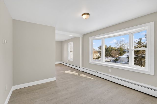 5 Valley Street, Lincoln, RI 02838