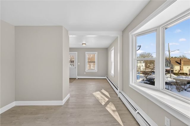 5 Valley Street, Lincoln, RI 02838