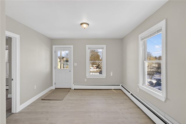 5 Valley Street, Lincoln, RI 02838