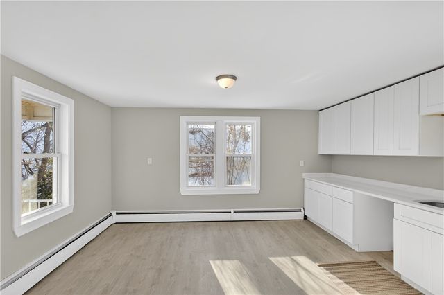 5 Valley Street, Lincoln, RI 02838