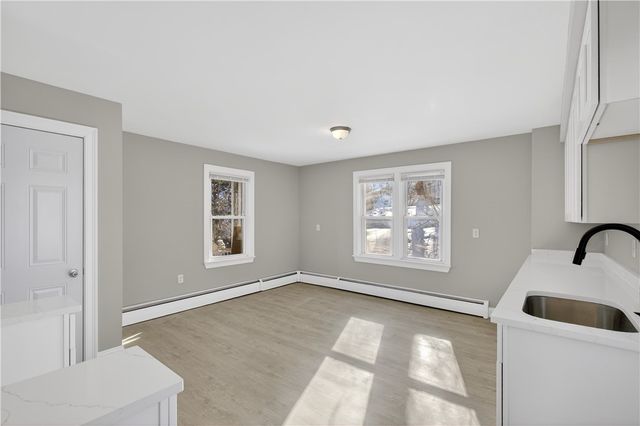 5 Valley Street, Lincoln, RI 02838