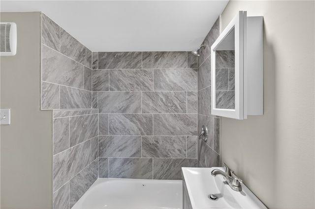 5 Valley Street, Lincoln, RI 02838