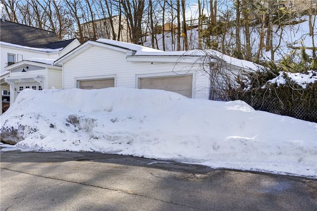 5 Valley Street, Lincoln, RI 02838