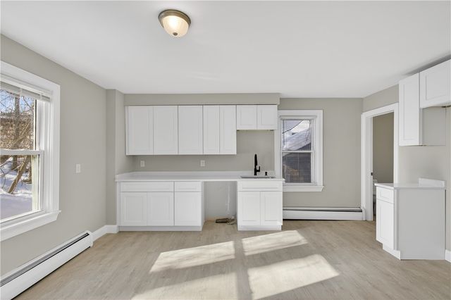 5 Valley Street, Lincoln, RI 02838