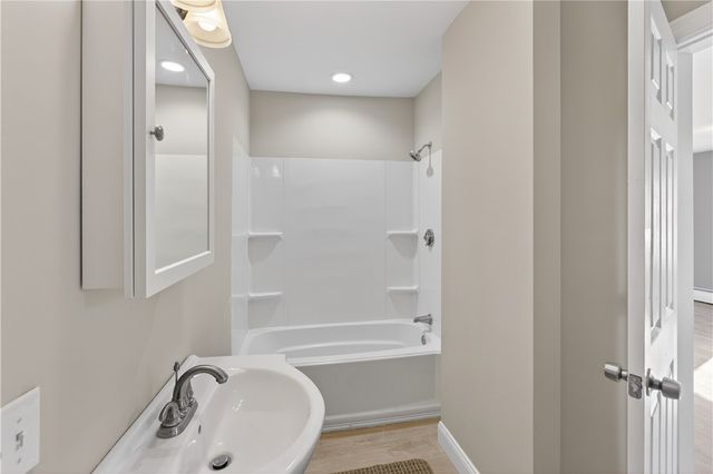 5 Valley Street, Lincoln, RI 02838