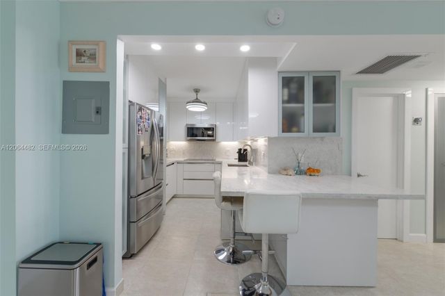 1980 S Ocean Dr 11K, Hallandale Beach, FL 33009
