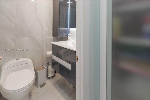 1980 S Ocean Dr 11K, Hallandale Beach, FL 33009
