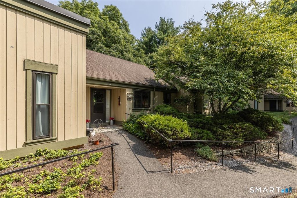 509 Heritage Village A, Southbury, CT 06488