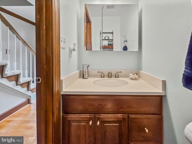 10221 EAGLE LANDING CT, Burke, VA 22015