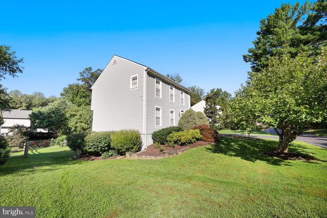 10221 EAGLE LANDING CT, Burke, VA 22015