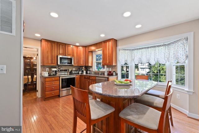 10221 EAGLE LANDING CT, Burke, VA 22015