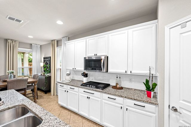 10707 Desert Rock, Helotes, TX 78023