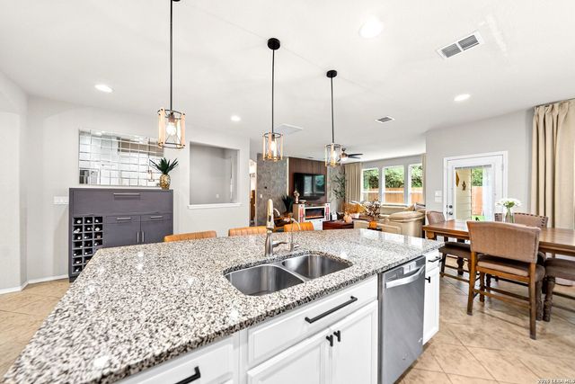 10707 Desert Rock, Helotes, TX 78023