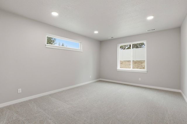 5341 N Sun Beam Ln, Spokane, WA 99217