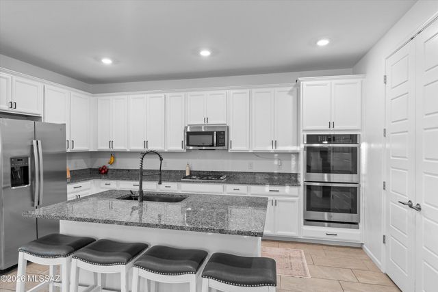 8166 S Soltero Mine Drive, Tucson, AZ 85747