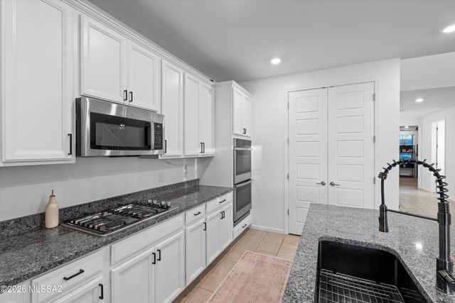 8166 S Soltero Mine Drive, Tucson, AZ 85747