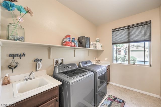 9121 TUXPAN Street, Las Vegas, NV 89131
