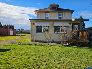 365 Bryan St, Woodburn, OR 97071