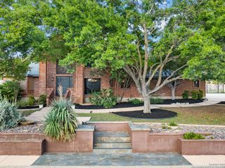 332 Towne Vue, Castle Hills, TX 78213