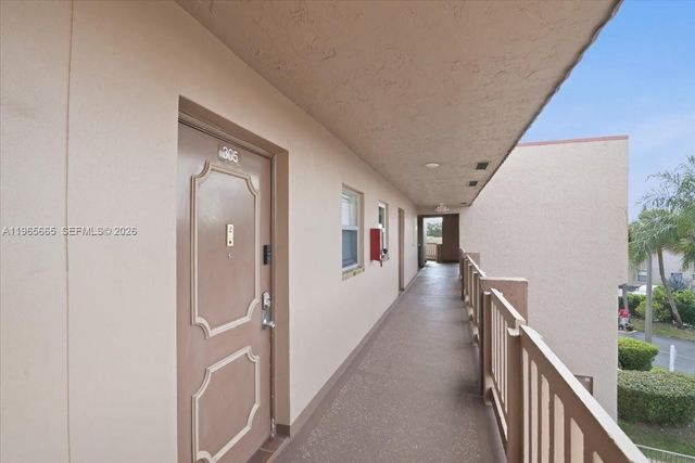 9850 Sunrise Lakes Blvd 305, Sunrise, FL 33322