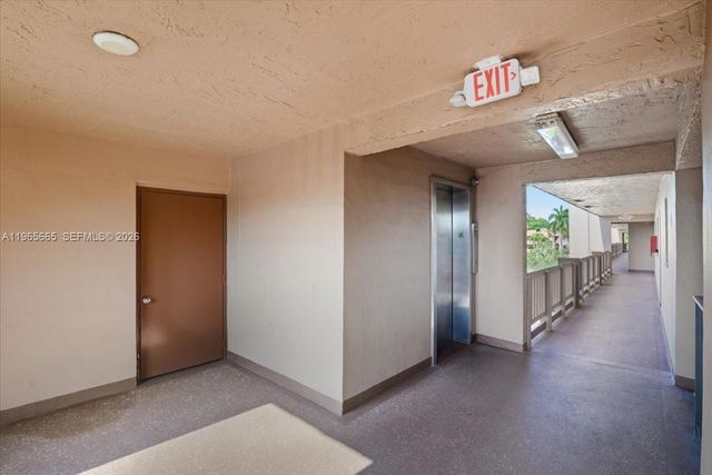 9850 Sunrise Lakes Blvd 305, Sunrise, FL 33322