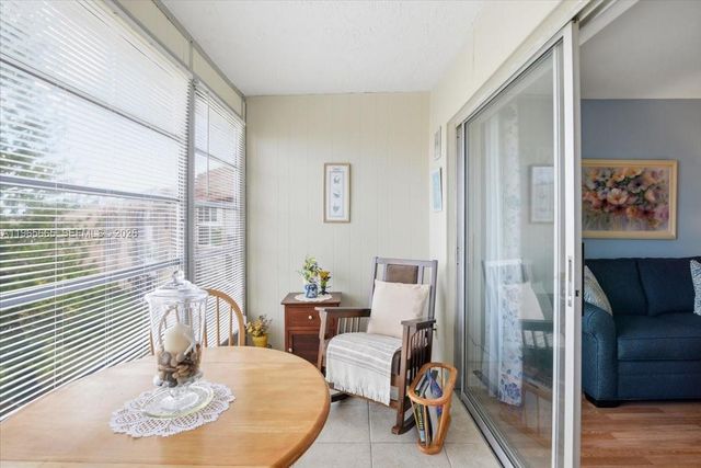 9850 Sunrise Lakes Blvd 305, Sunrise, FL 33322