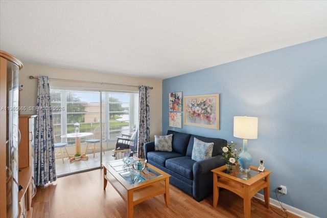 9850 Sunrise Lakes Blvd 305, Sunrise, FL 33322