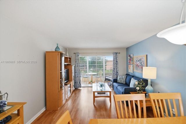 9850 Sunrise Lakes Blvd 305, Sunrise, FL 33322