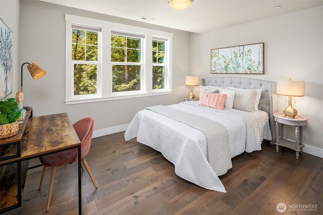 1090 218th Avenue NE, Sammamish, WA 98074