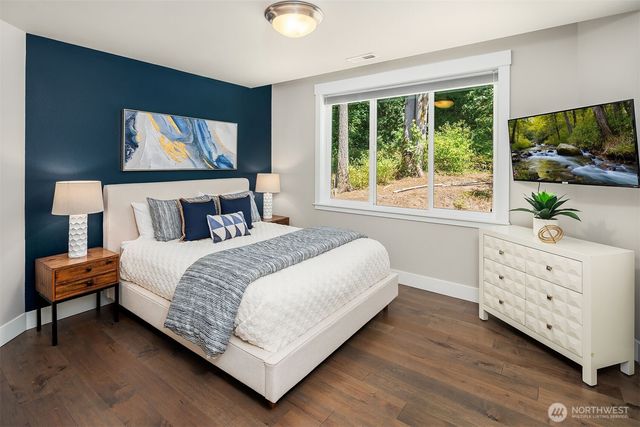 1090 218th Avenue NE, Sammamish, WA 98074