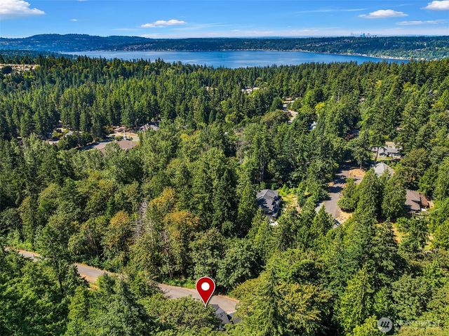 1090 218th Avenue NE, Sammamish, WA 98074