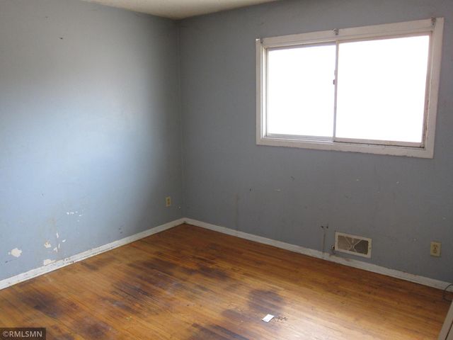 512 Central Avenue W, Saint Paul, MN 55103