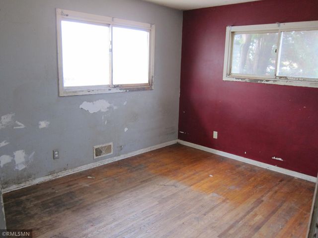 512 Central Avenue W, Saint Paul, MN 55103