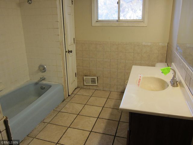 512 Central Avenue W, Saint Paul, MN 55103