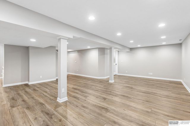 16230 Grover Street, Omaha, NE 68130