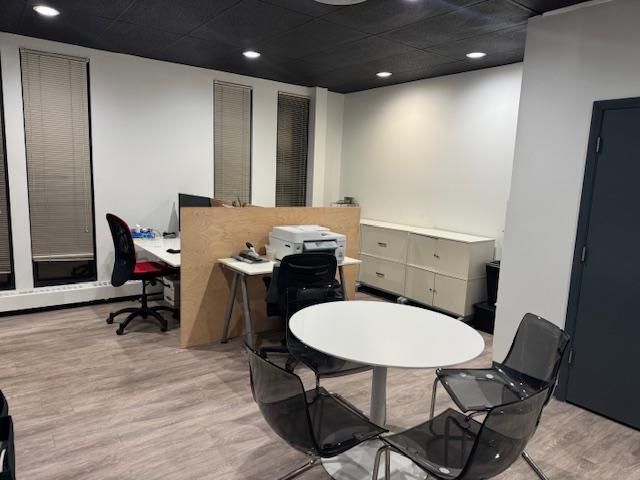 6650 N Northwest Highway, Chicago, IL 60631